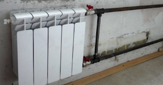 Установка биметаллических радиаторов отопления в квартире в Евпатории - от 2089 руб.